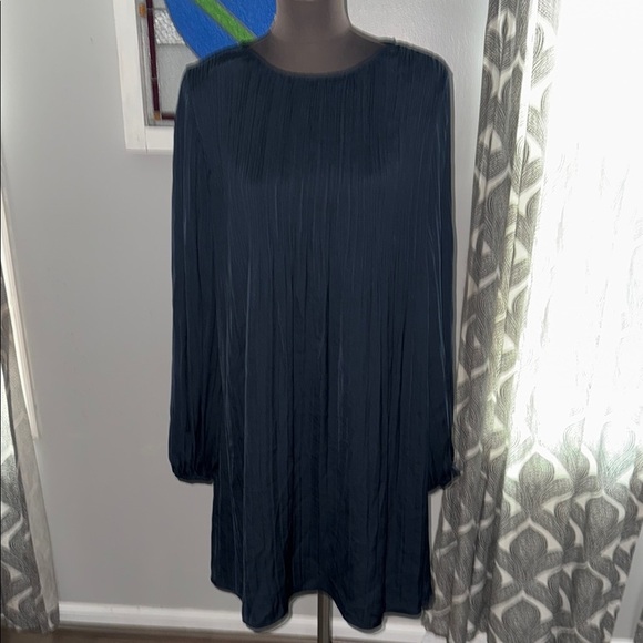 Elizabeth & James Navy Blue Pleated Midi Dress - Picture 3 of 11
